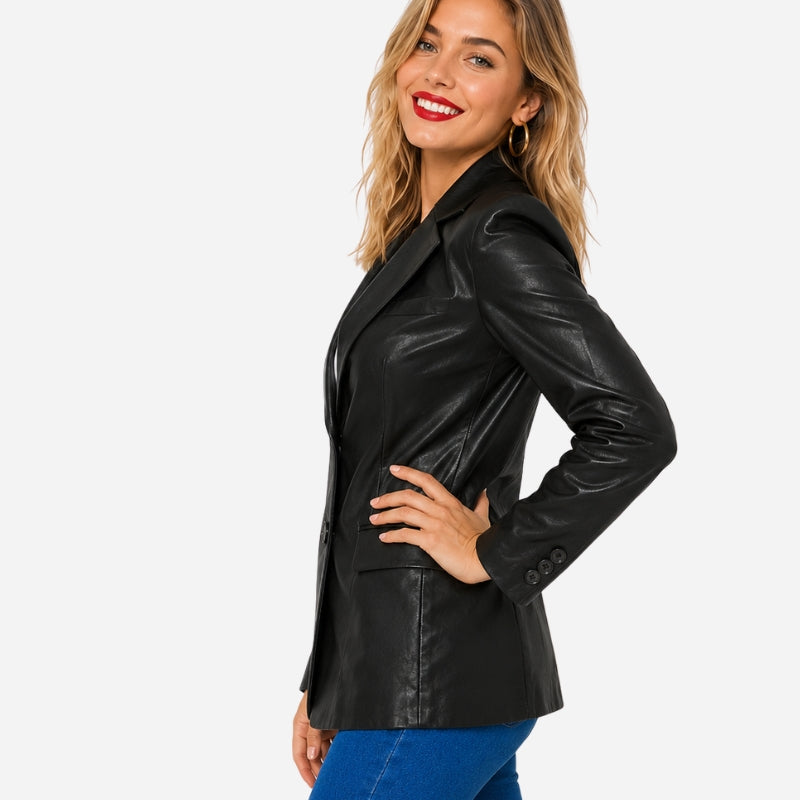 Blazer femme en cuir noir cintrée