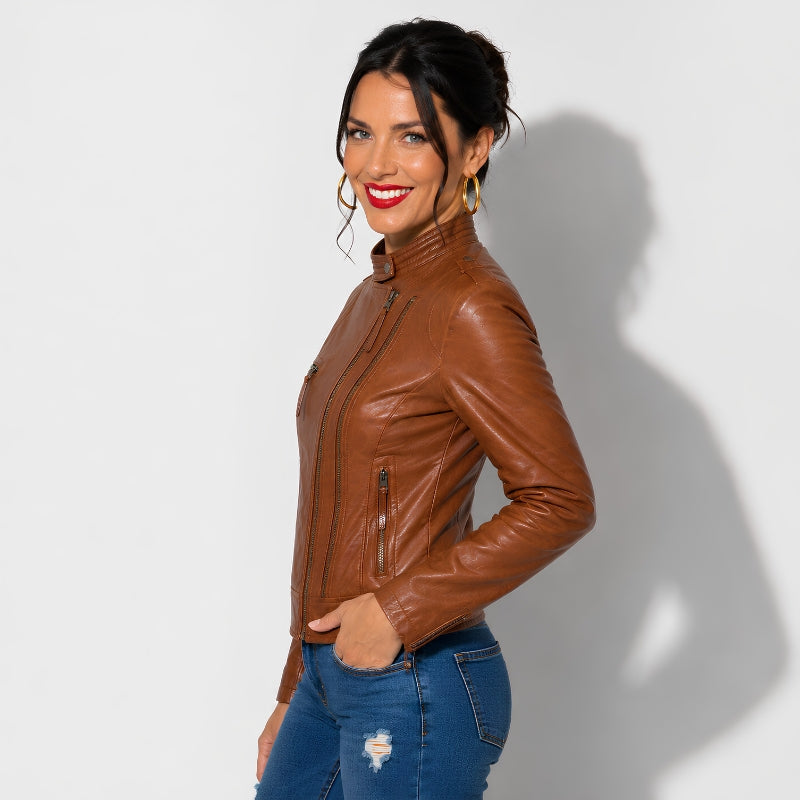 Une veste en cuir femme marron clair cintrée élégante en cuir véritable