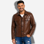 Veste en cuir homme marron avec poches sur la poitrine et col chemise, en cuir de vachette véritable