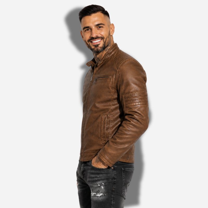 Veste en simili cuir marron pour homme style biker avec effets matelassé sur les épaules et sur les manches