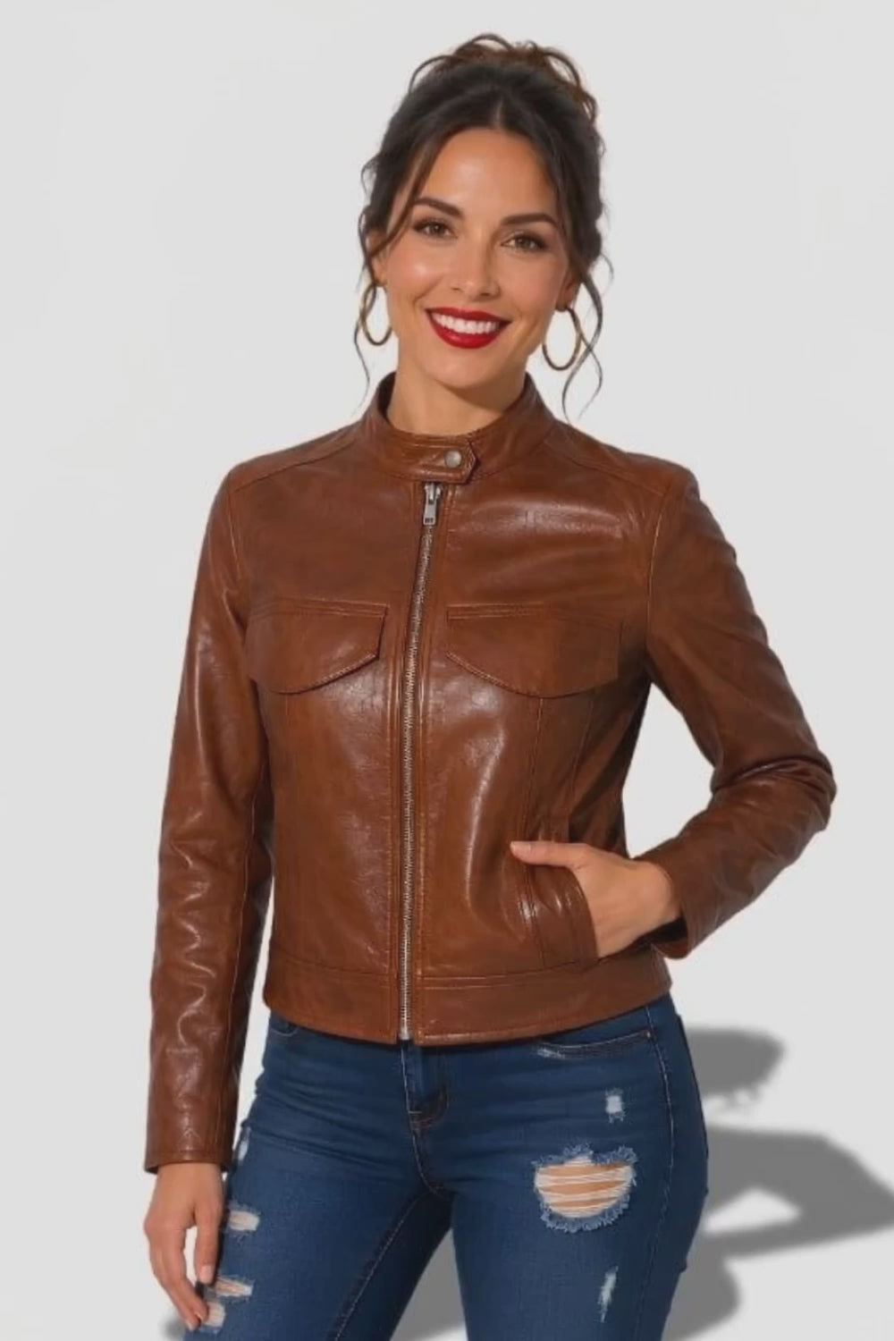 Jolie veste en cuir marron cintrée pour femme avec un cirage élégant