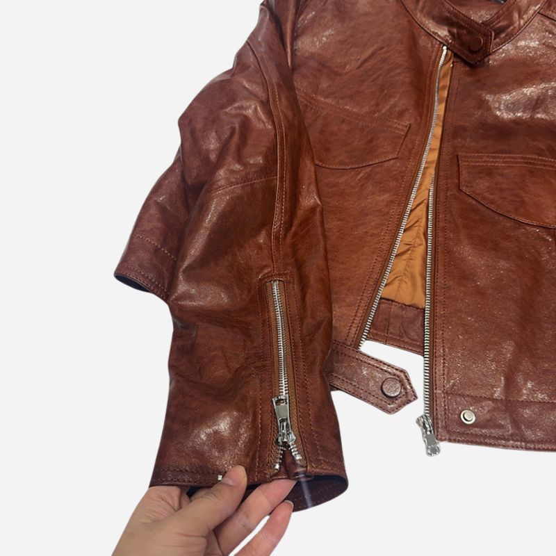 Jolie veste en cuir marron cintrée pour femme avec un cirage élégant